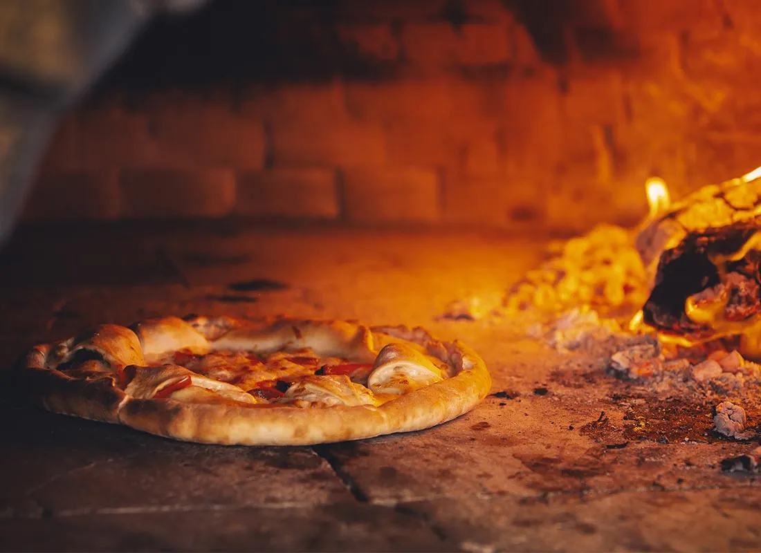 Pizza aus dem Steinofen